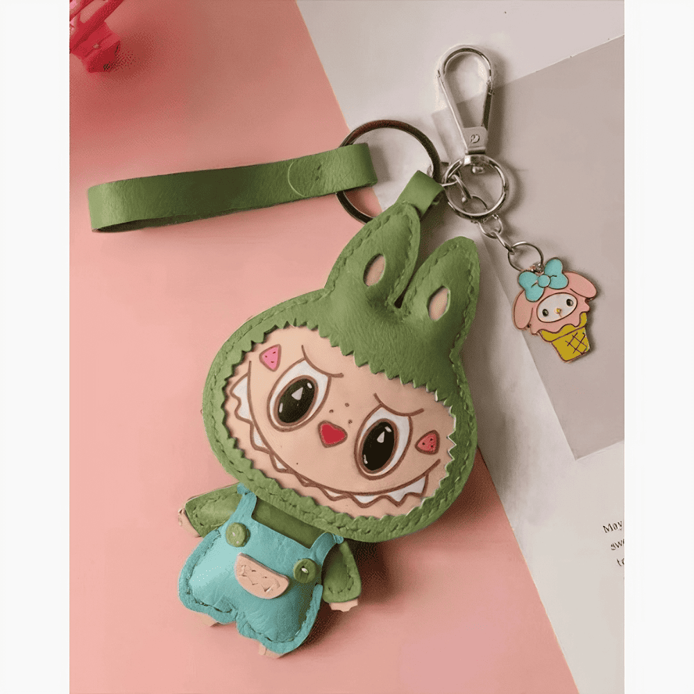 Charm Labubu em Couro