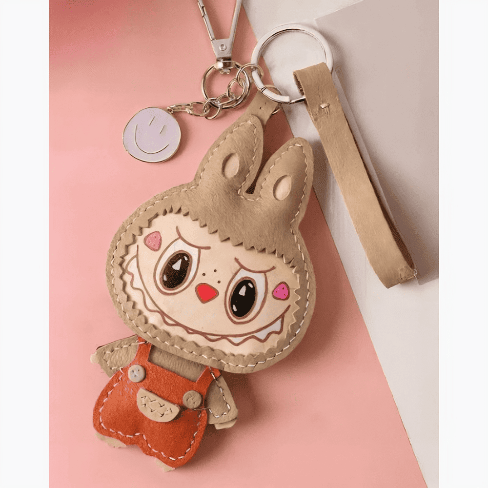 Charm Labubu em Couro